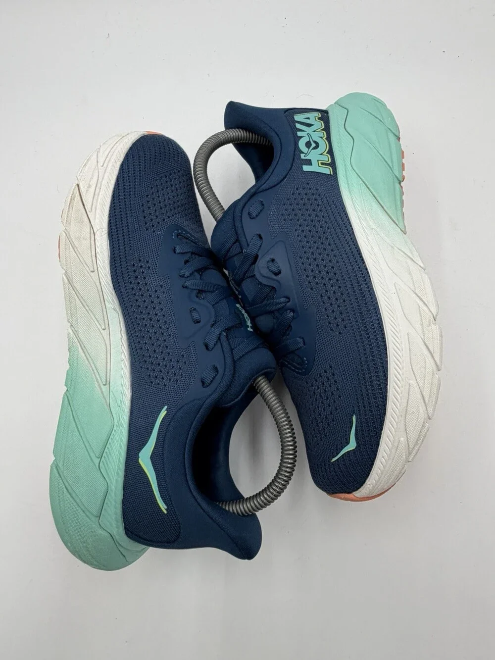 Hoka Arahi 7 Women's Size 7.5B Navy Blue White Athletic Running Shoes (1147851)
